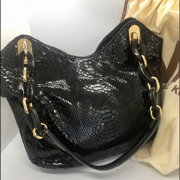 Michael Kors Handbags - Michael Kors Shoulder Bag